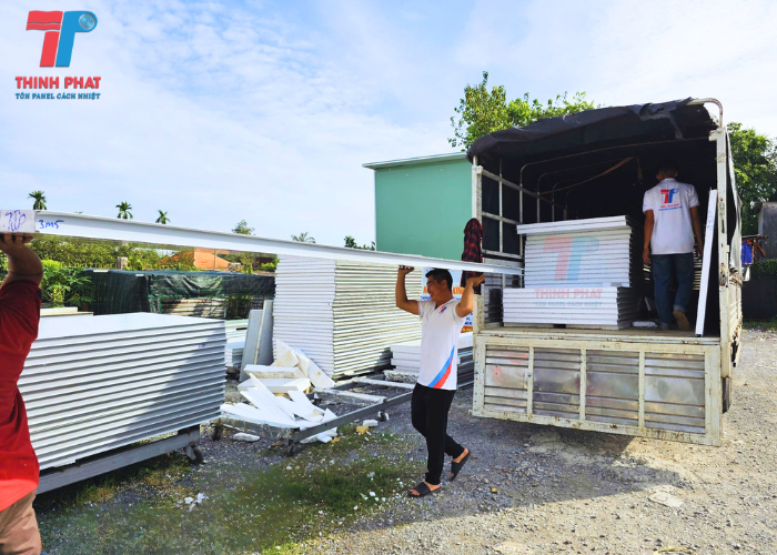 thi công tấm panel EPS 6