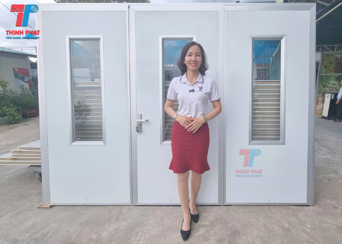 cửa panel 3 cánh 3