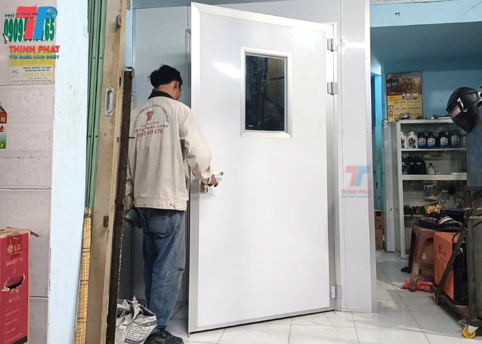 giá cửa panel 1 cánh 3