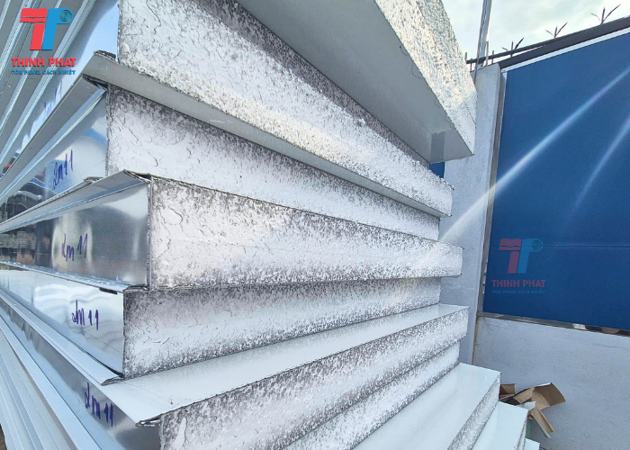 giá tấm panel EPS tháng 4 3