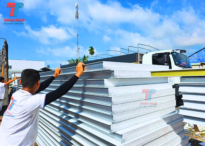 giá tấm panel EPS tháng 4 5