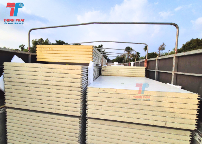 giá tấm panel PU tháng 4 1