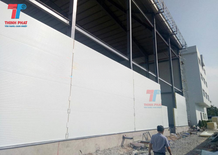 giá tấm panel PU tháng 4 3