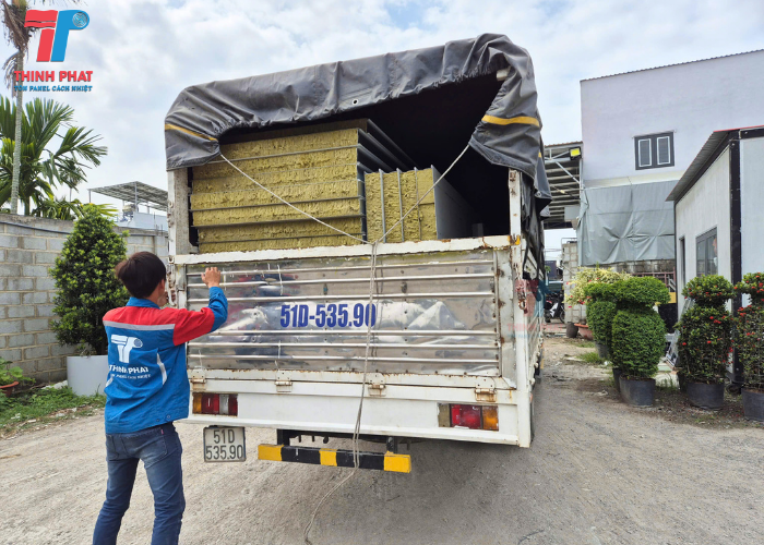 giá tấm panel Rockwool tháng 4 3