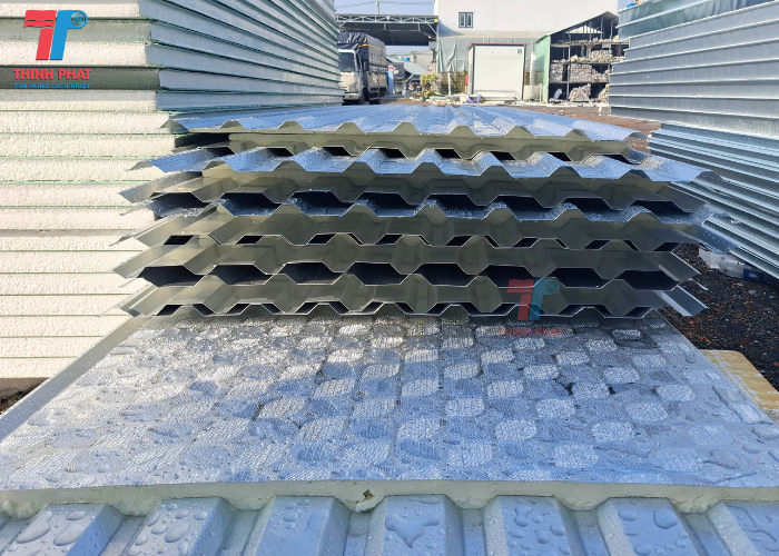 giá tôn PU tháng 4 2