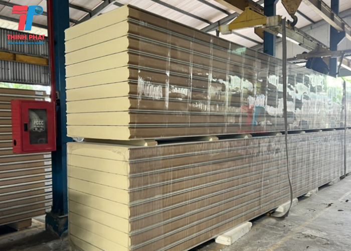 panel PU làm nhà xưởng 5