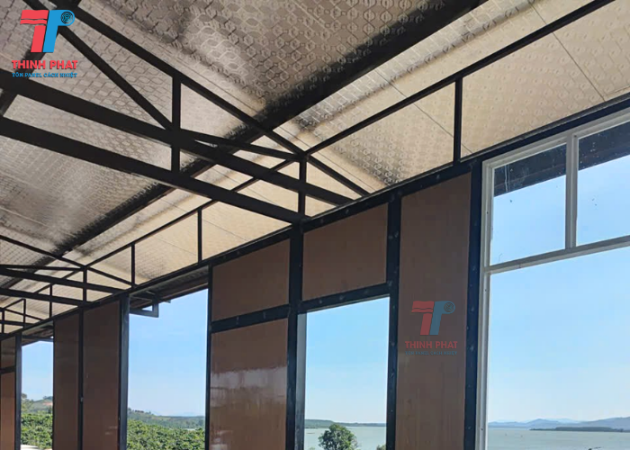 tôn cách nhiệt giá bao nhiêu tiền 3