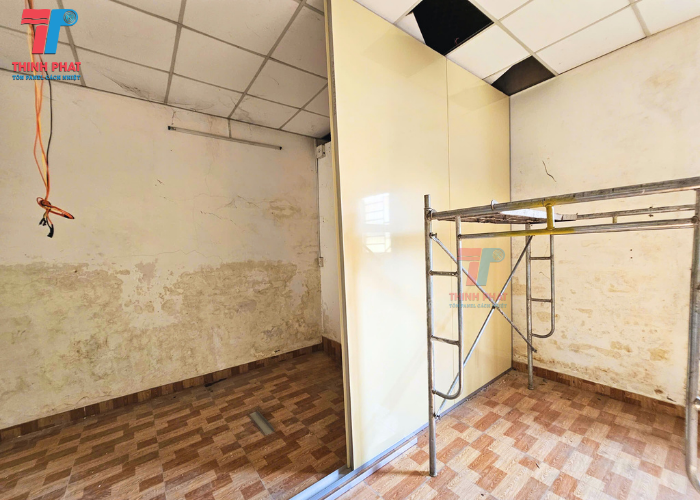 vách ngăn phòng 2