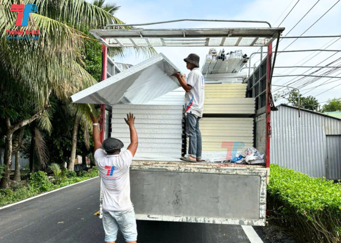 vách ngăn phòng 6