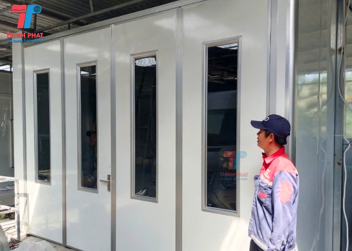 cửa panel 4 cánh 3