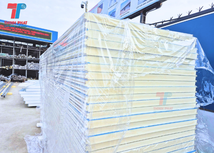 panel PU làm trần chống nóng