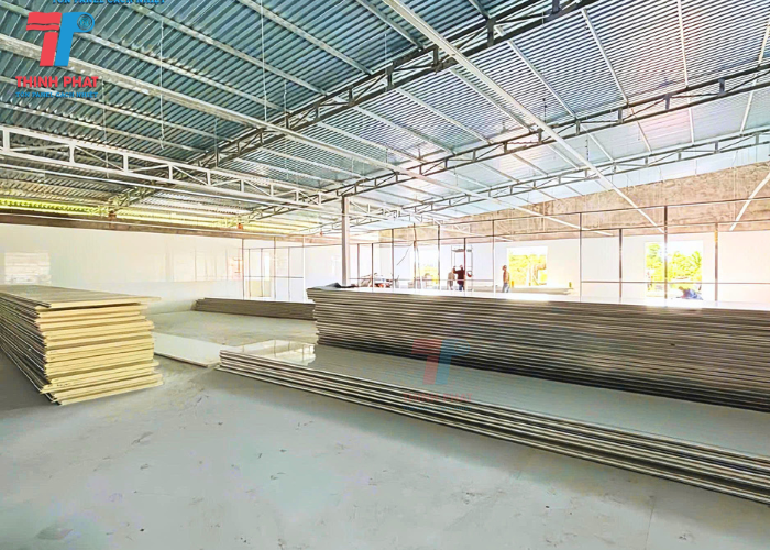 panel PU làm trần chống nóng