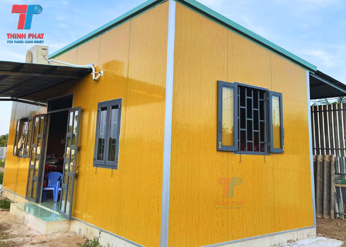 nhà lắp ghép panel vân gỗ sang đẹp