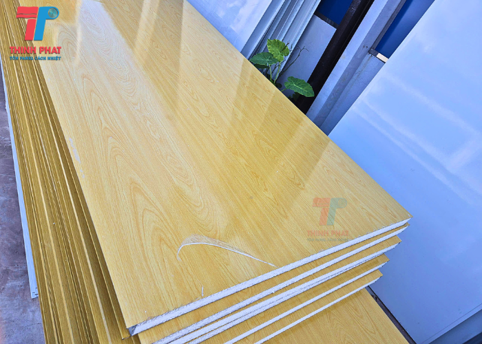 panel eps cách nhiệt vân gỗ sáng nhạt