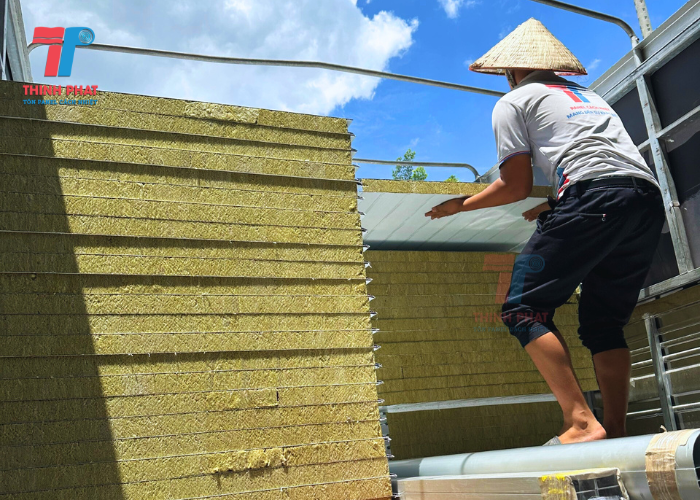 tôn panel Rockwool