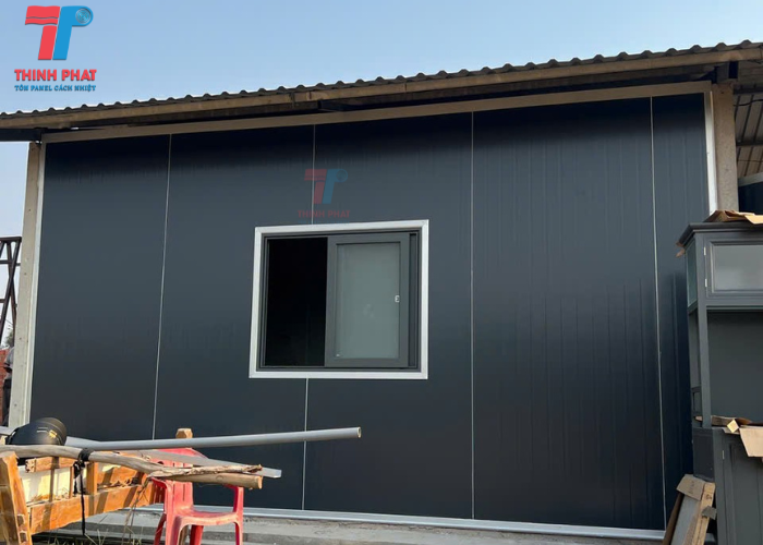 vách ngoài nhà lắp ghép tấm panel màu xám