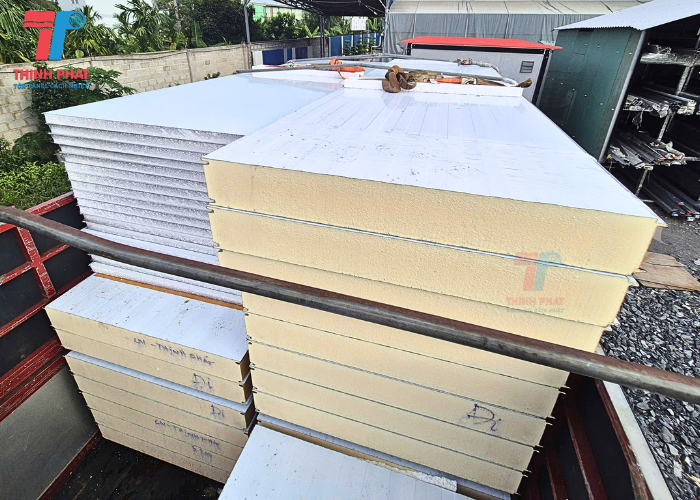 vách panel cách nhiệt pu cao cấp chống cháy lan