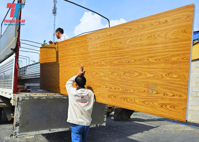 vách panel cách nhiệt vân gỗ thẩm mỹ sang trọng