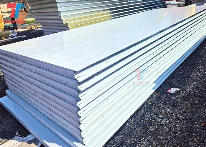 vách panel cách nhiệt eps màu trắng sữa cắt chiều dài theo yêu cầu