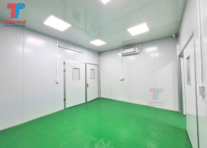 lắp vách phòng sạch panel đạt chuẩn kỹ thuật