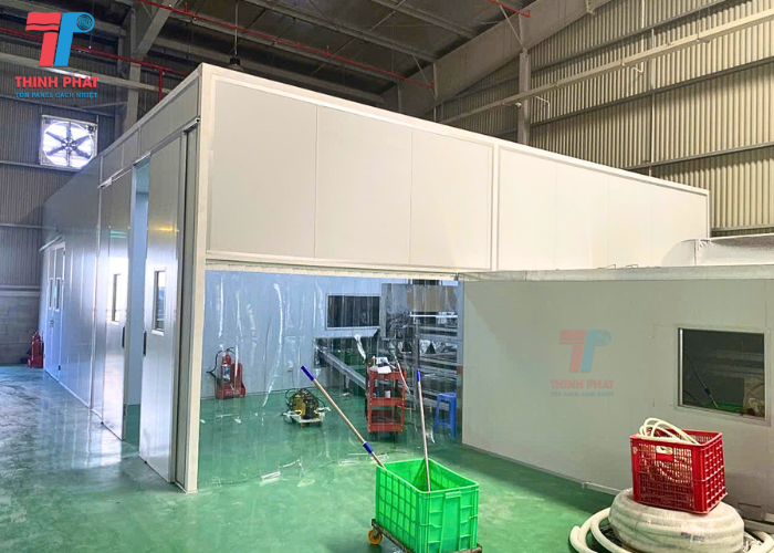 thi công vách phòng sạch panel cho sản xuất