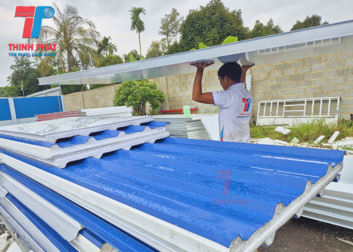 giá panel mái eps màu xanh dương cách nhiệt cách âm