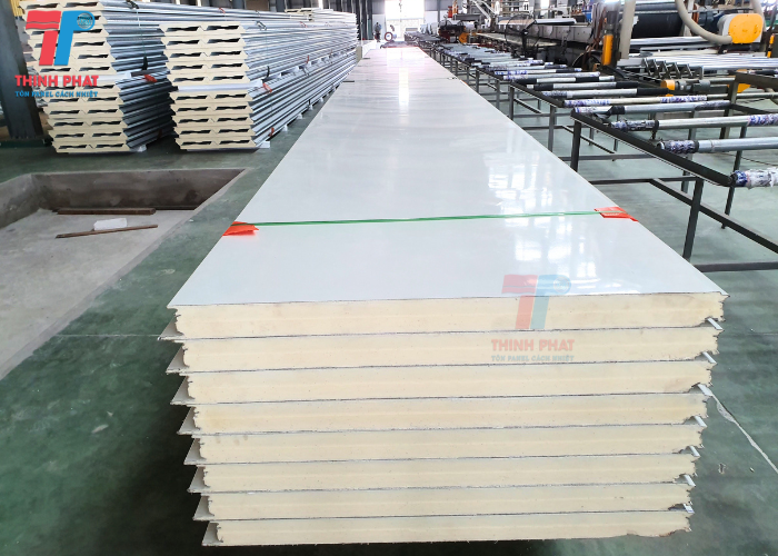 giá vách panel cách nhiệt foam PU cao cấp