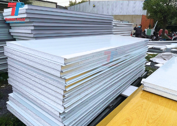 tấm panel eps vách ngăn dày 50mm bề mặt tôn trắng sữa