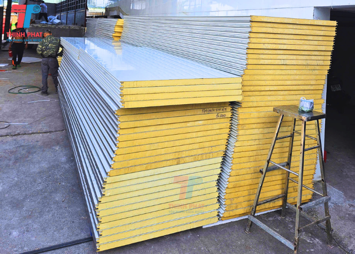 panel chống cháy lan PU cách nhiệt độ dày 5cm