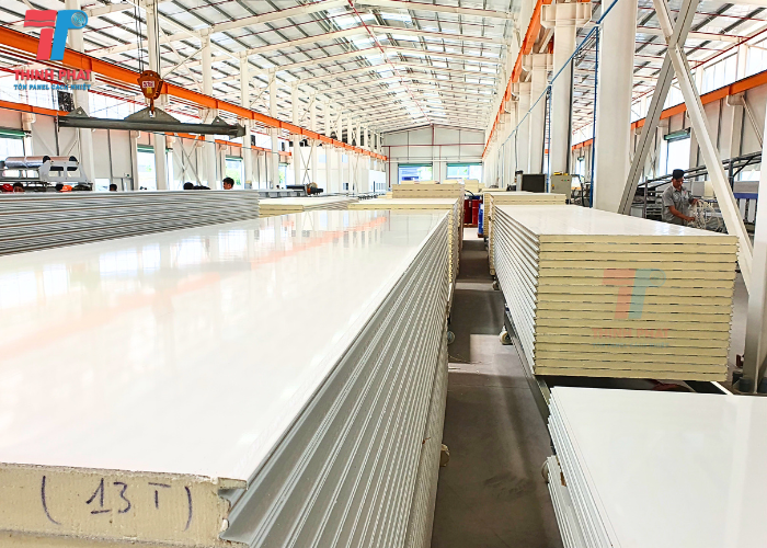 panel chống cháy lan sản xuất tại nhà máy giá rẻ chất lượng