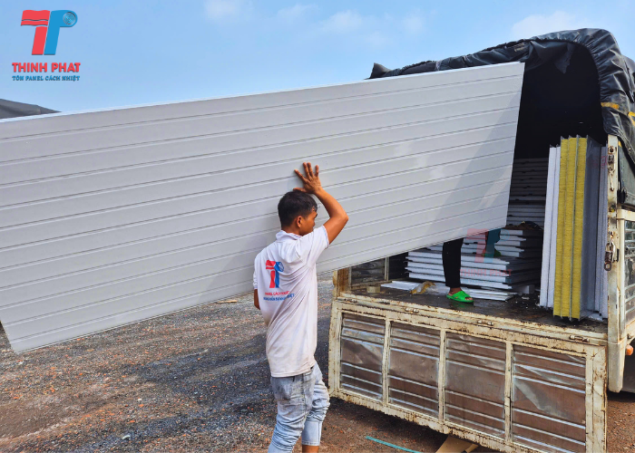 tấm trần tôn xốp eps bề mặt cán gân mờ