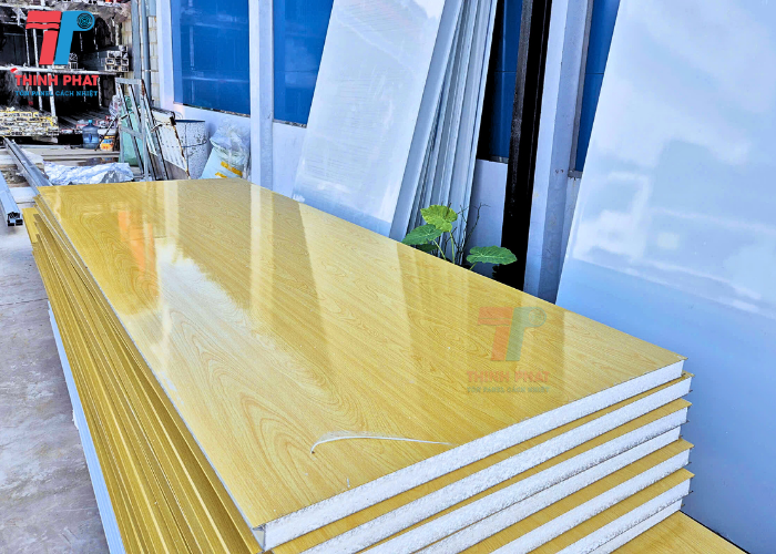 vách ngăn phòng tôn xốp eps panel màu vân gỗ