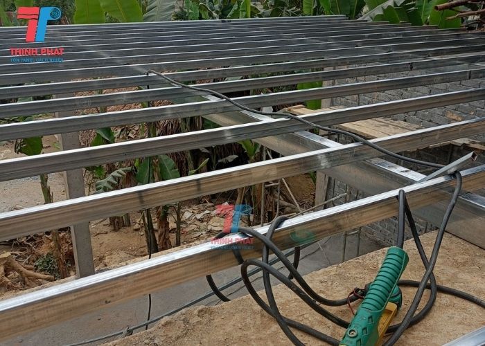 khung xương sàn nhựa chịu lực