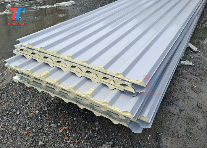 tôn pu cách nhiệt chống nóng màu xám