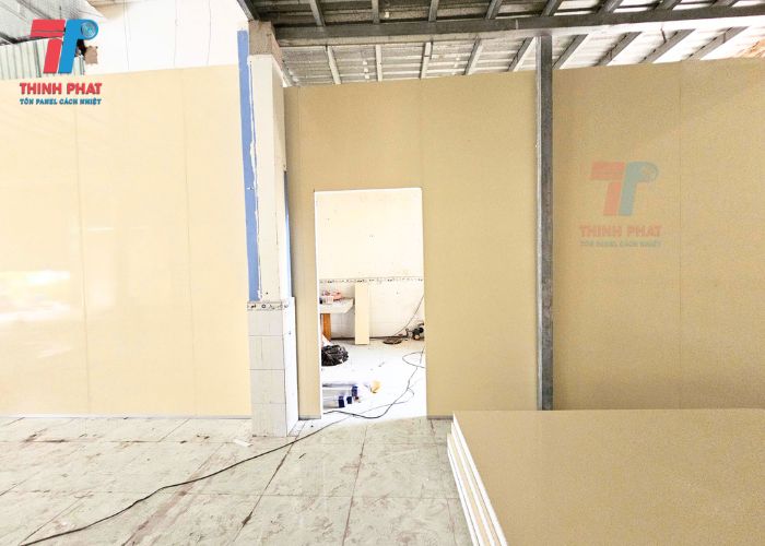 lắp vách panel ngăn phòng nhà lắp ghép