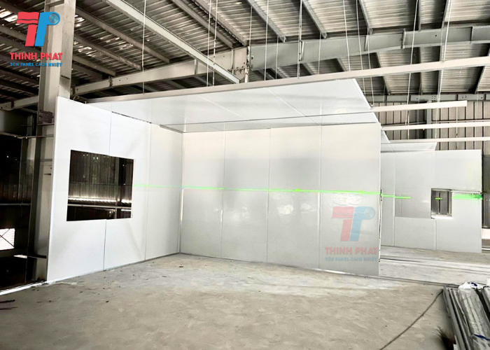 lắp đặt tấm trần panel treo trực tiếp lên vách