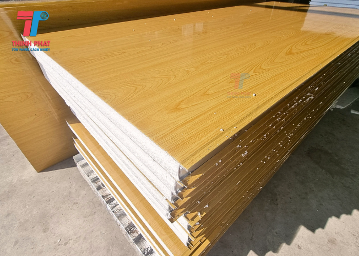 tấm trần panel màu vân gỗ