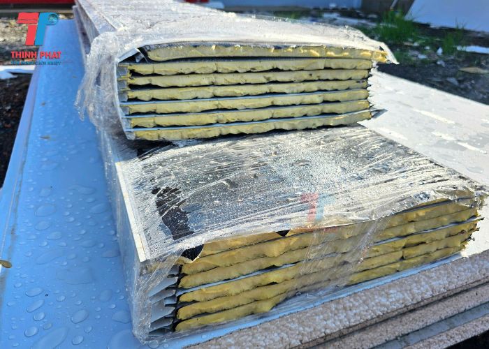 trần laphong cách nhiệt pu