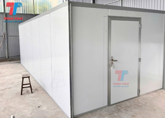 cách chọn cửa phòng ngủ panel